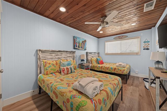 21818 Matagorda Drive, Galveston, TX 77554