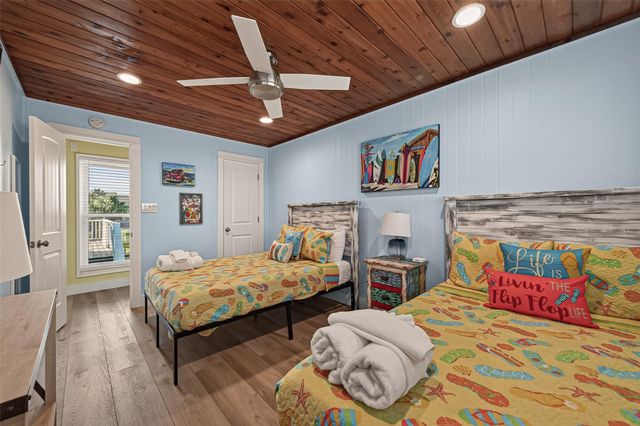 21818 Matagorda Drive, Galveston, TX 77554