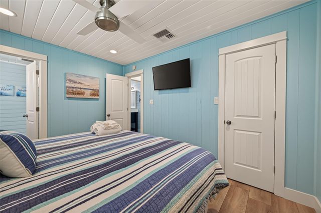 21818 Matagorda Drive, Galveston, TX 77554