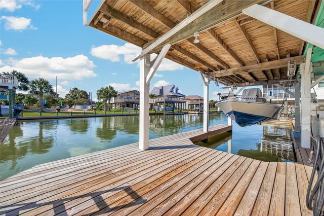 21818 Matagorda Drive, Galveston, TX 77554