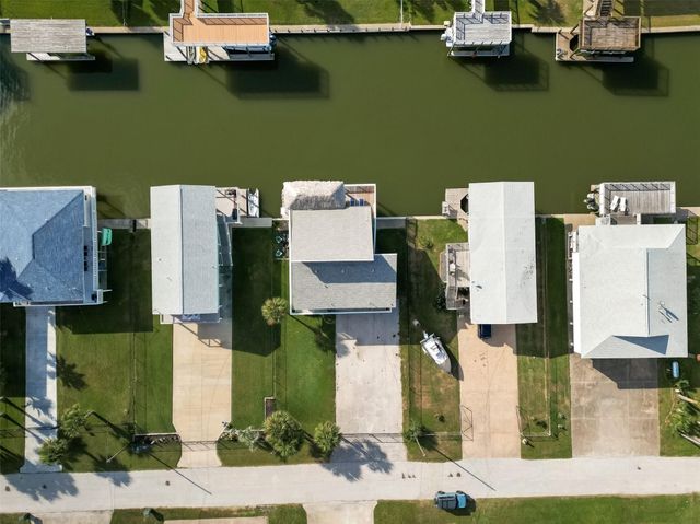 21818 Matagorda Drive, Galveston, TX 77554