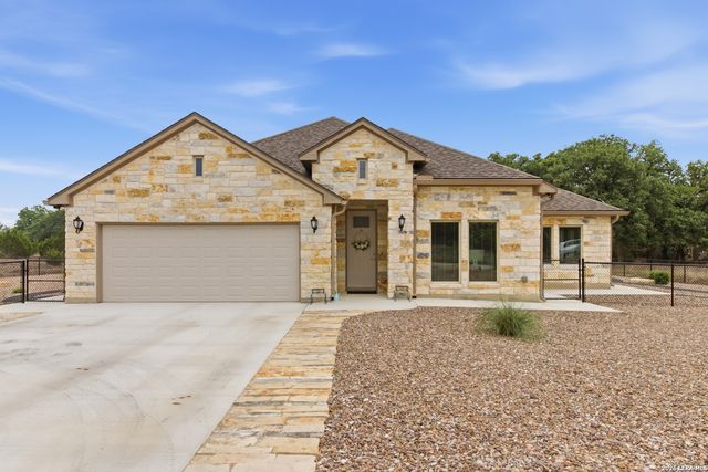 326 PARK RD, Bandera, TX 78003