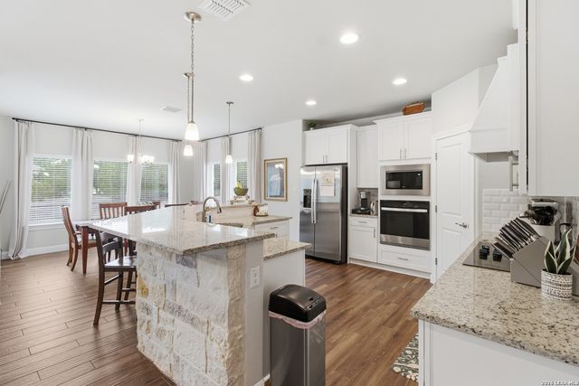 326 PARK RD, Bandera, TX 78003