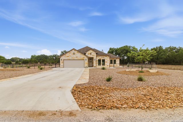 326 PARK RD, Bandera, TX 78003