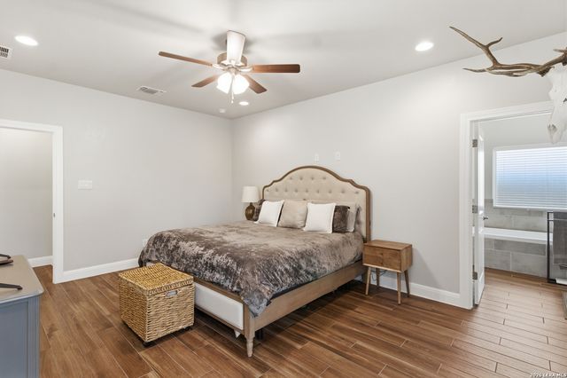 326 PARK RD, Bandera, TX 78003