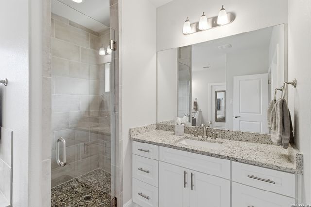 326 PARK RD, Bandera, TX 78003
