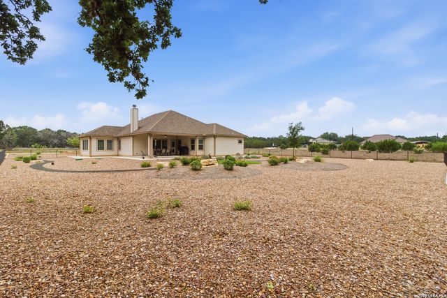 326 PARK RD, Bandera, TX 78003