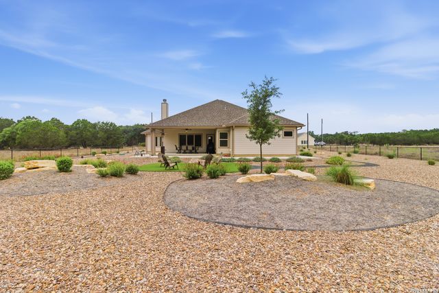 326 PARK RD, Bandera, TX 78003