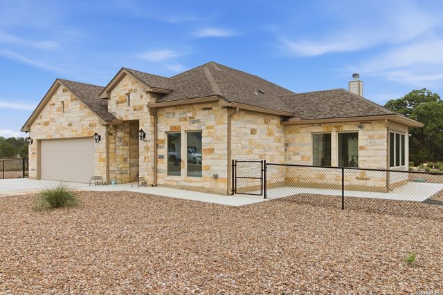 326 PARK RD, Bandera, TX 78003