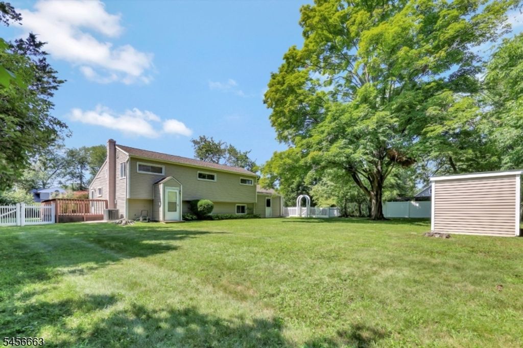 8 Libby Ave, Pequannock Twp., NJ 07444 — photo 3