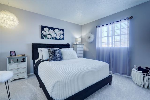 285 N Creek Xing, Greece, NY 14612