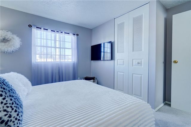 285 N Creek Xing, Greece, NY 14612