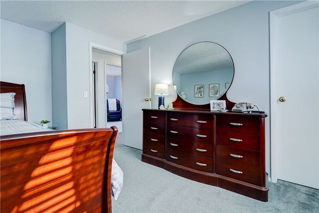 285 N Creek Xing, Greece, NY 14612