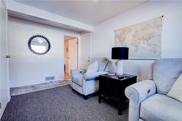 285 N Creek Xing, Greece, NY 14612