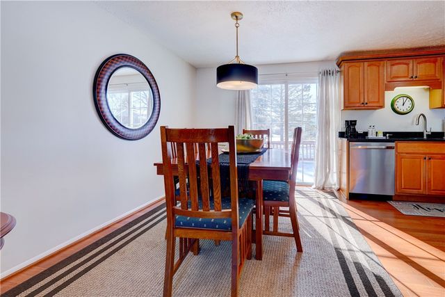 285 N Creek Xing, Greece, NY 14612