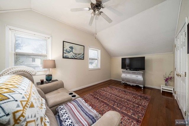 39 Glendale Drive, Hillsdale, NJ 07642