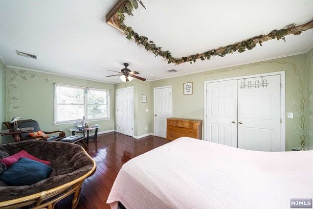 39 Glendale Drive, Hillsdale, NJ 07642