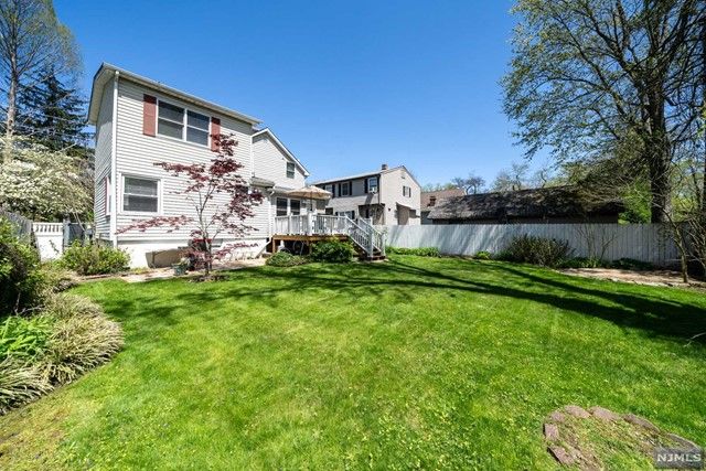 39 Glendale Drive, Hillsdale, NJ 07642