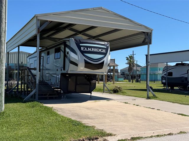 950 Clara Street, Crystal Beach, TX 77650