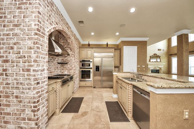 3727 Lakeridge Canyon Drive, Sugar Land, TX 77498