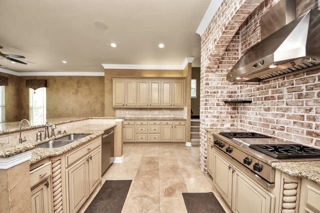 3727 Lakeridge Canyon Drive, Sugar Land, TX 77498