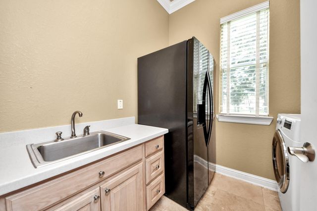3727 Lakeridge Canyon Drive, Sugar Land, TX 77498