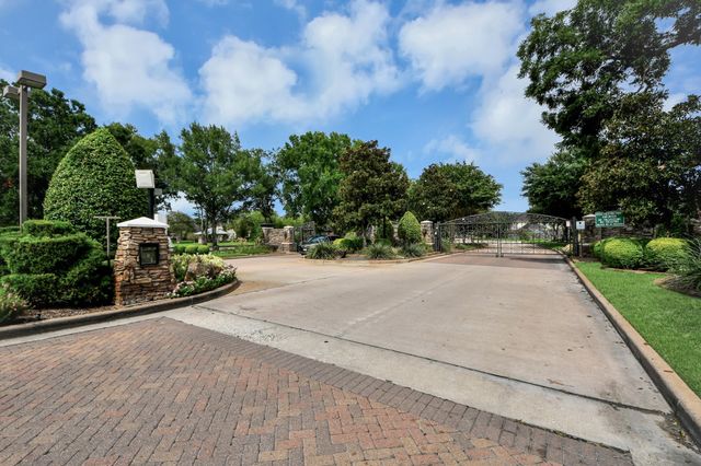 3727 Lakeridge Canyon Drive, Sugar Land, TX 77498