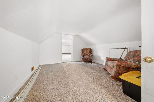 7700 Rosemary Ln, Louisville, KY 40214