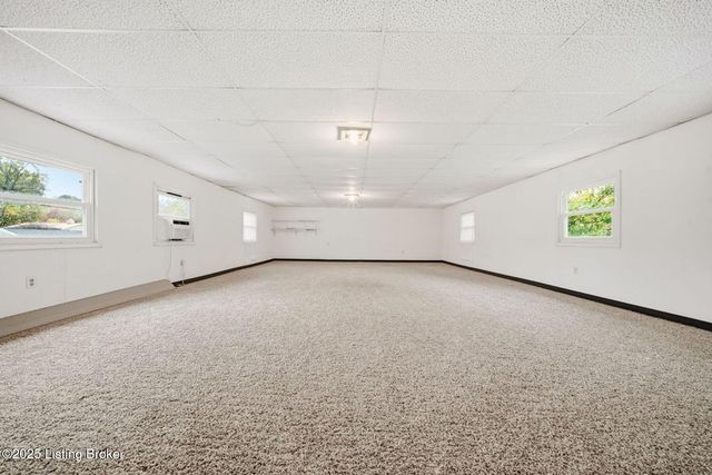 7700 Rosemary Ln, Louisville, KY 40214