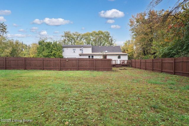 7700 Rosemary Ln, Louisville, KY 40214