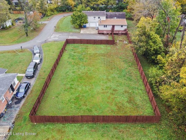 7700 Rosemary Ln, Louisville, KY 40214