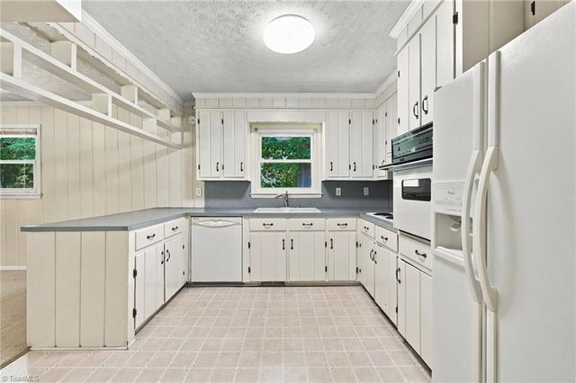 423 Bradley Road, Winston-salem, NC 27107