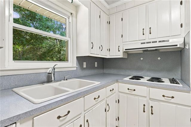 423 Bradley Road, Winston-salem, NC 27107
