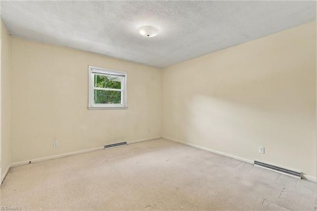 423 Bradley Road, Winston-salem, NC 27107