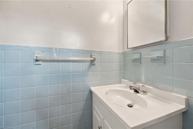 423 Bradley Road, Winston-salem, NC 27107