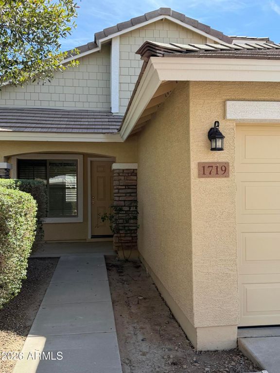 1719 W APPALOOSA Way, San Tan Valley, AZ 85144