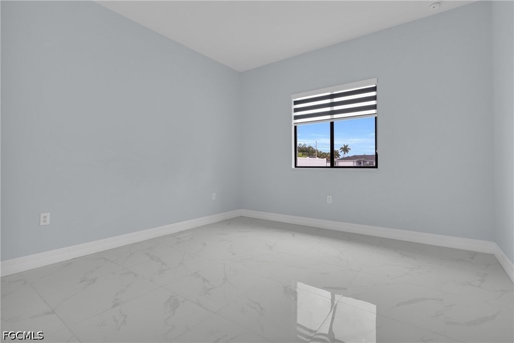 Image 16 of property listing at 627 NW 2nd TER, Cape Coral, FL 33993