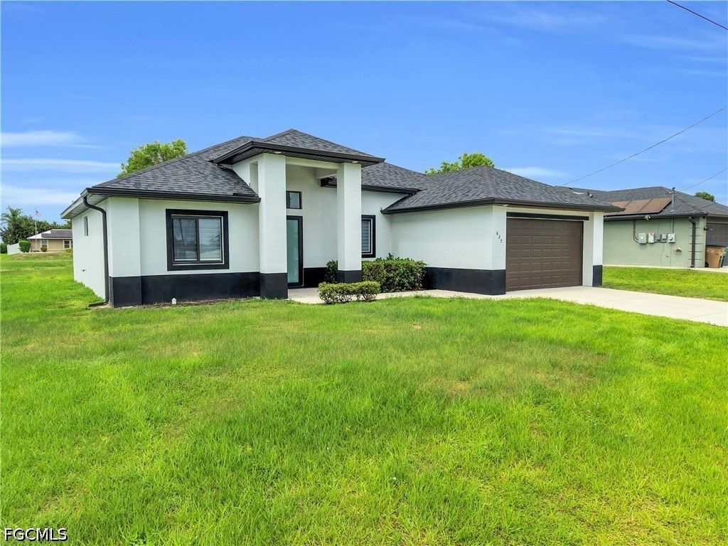 Image 2 of property listing at 627 NW 2nd TER, Cape Coral, FL 33993