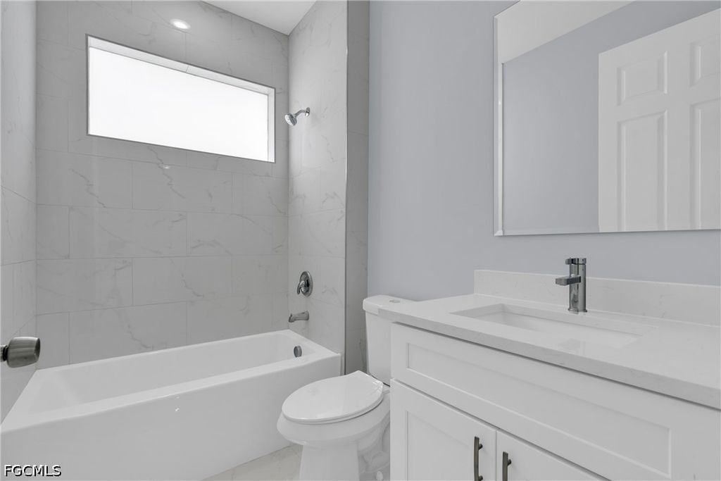 Image 26 of property listing at 627 NW 2nd TER, Cape Coral, FL 33993