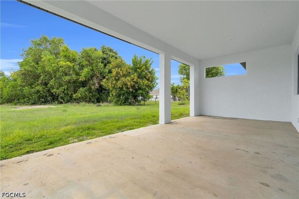 Image 30 of property listing at 627 NW 2nd TER, Cape Coral, FL 33993