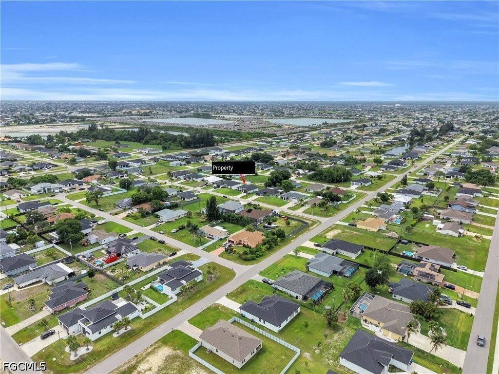 Image 32 of property listing at 627 NW 2nd TER, Cape Coral, FL 33993