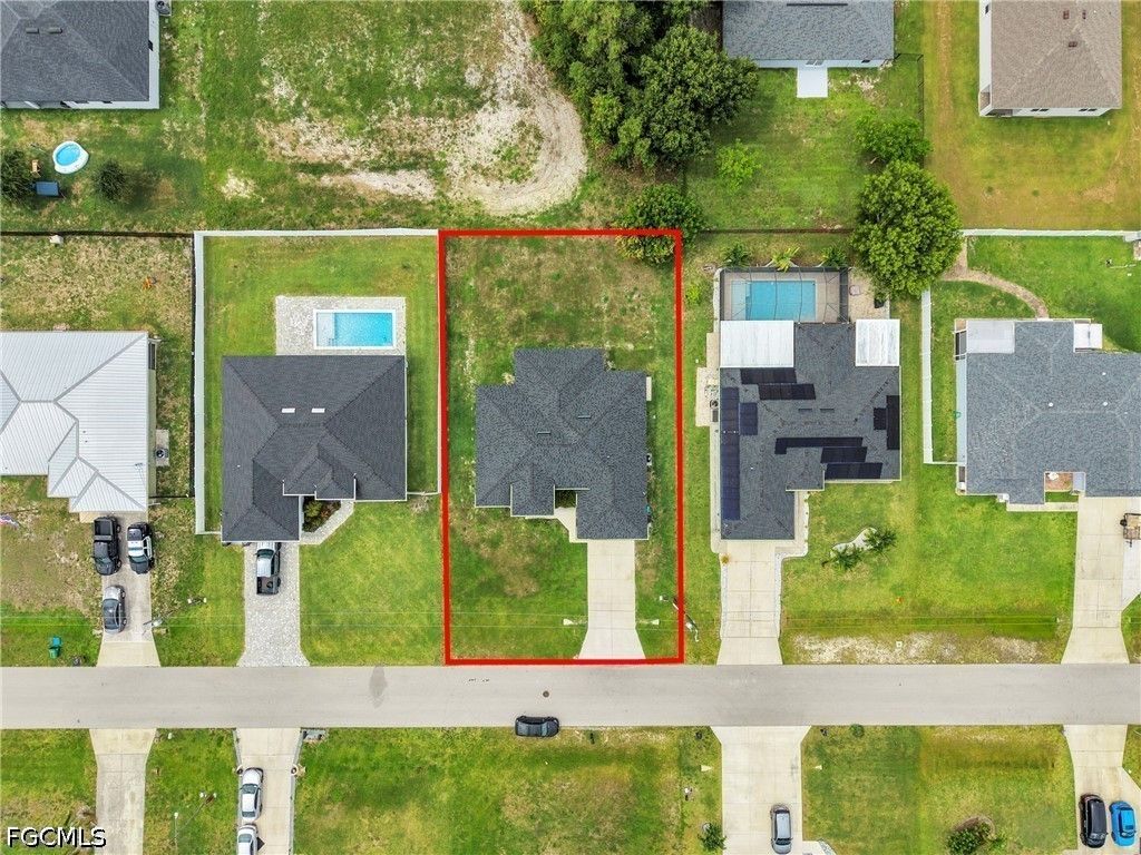 Image 34 of property listing at 627 NW 2nd TER, Cape Coral, FL 33993