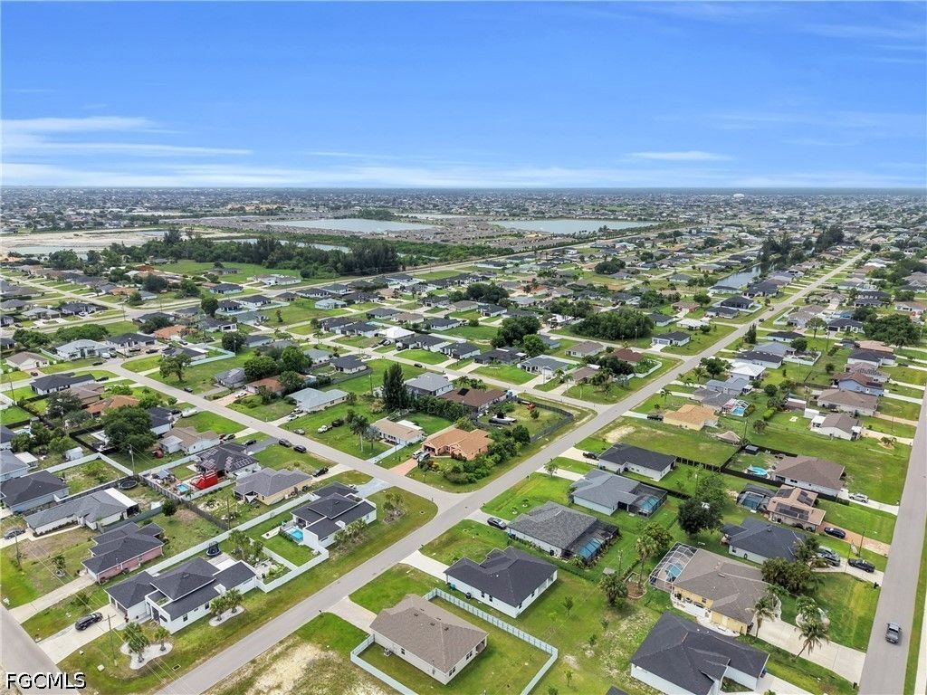 Image 35 of property listing at 627 NW 2nd TER, Cape Coral, FL 33993