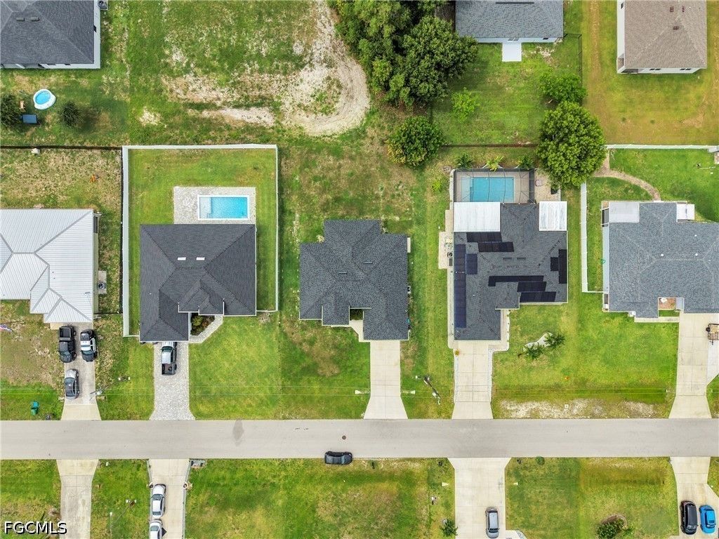 Image 36 of property listing at 627 NW 2nd TER, Cape Coral, FL 33993