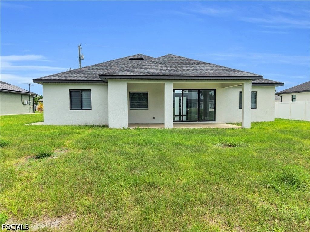 Image 38 of property listing at 627 NW 2nd TER, Cape Coral, FL 33993