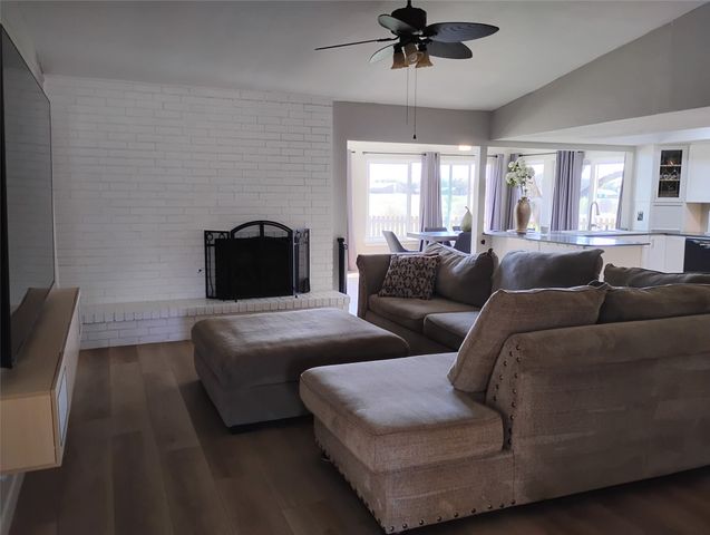 1954 Rambling Ridge Lane, Carrollton, TX 75007