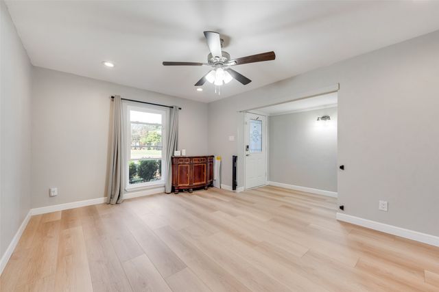 1954 Rambling Ridge Lane, Carrollton, TX 75007