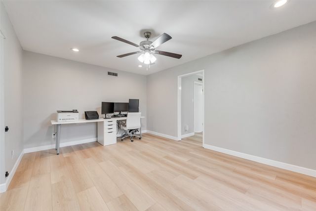 1954 Rambling Ridge Lane, Carrollton, TX 75007