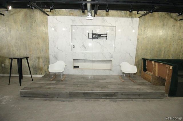 14939 Meyers Road, Detroit, MI 48227