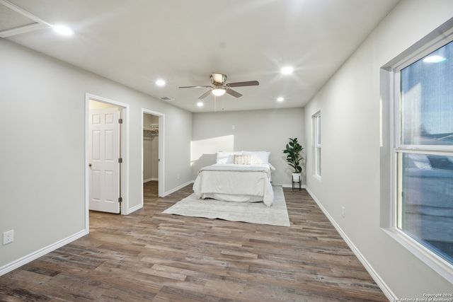 215 SW 30th, San Antonio, TX 78237